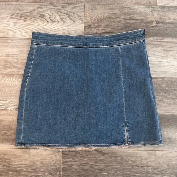 American Eagle | High Rise Mini - Picture 2 of 9